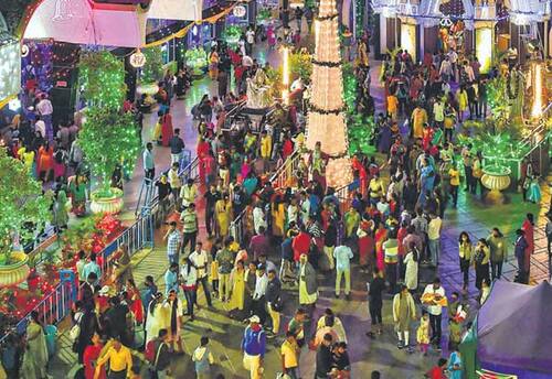 அள்ளிக் கொடுத்தவர்