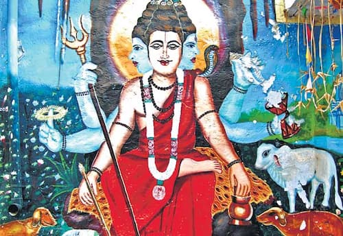 மும்மூர்த்தியின் தாய்
