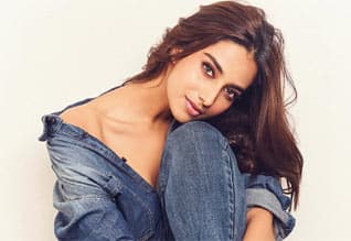 Meenakshi chaudhary
