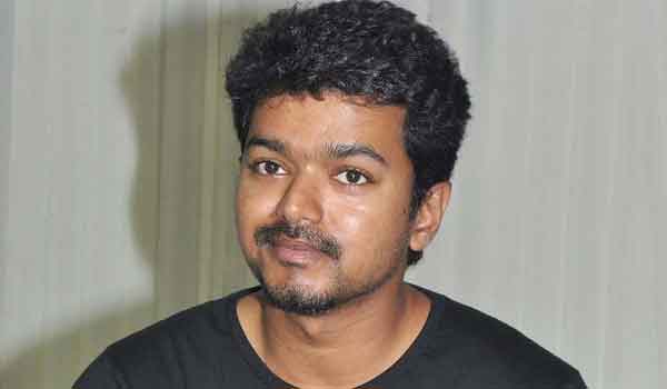 Vijay-waiting-with-Rs.5-crore-for-Chennai-flood-relief
