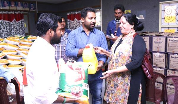 Prabhudeva---Shobi-helps-dancers-who-are-affected-in-Chennai-rain