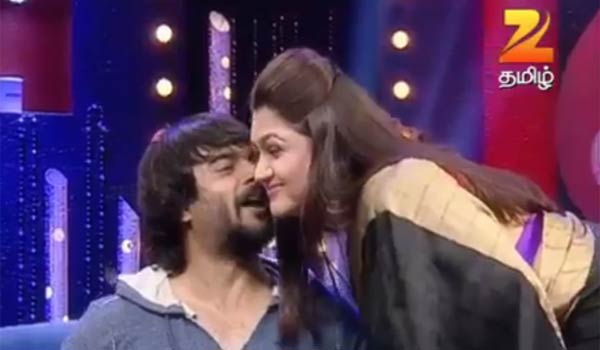 Kushboo-got-kiss-from-madhavan