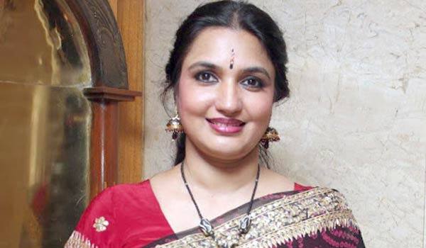 Suganya-to-act-mom-for-Kadal-Gautham