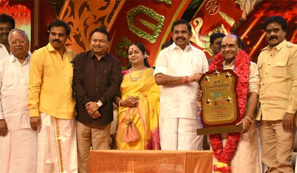 Sarojadevi-praises-Edapaadi-Palanisamy