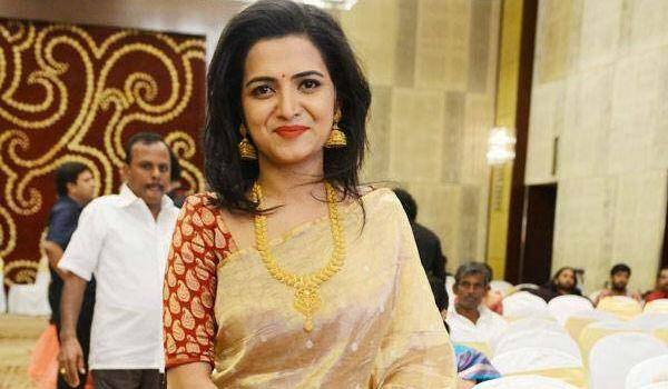 divya-dharshini-is-in-a-new-hair-color
