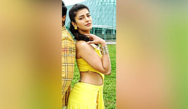 sruthi-hassan--is-more-busy-with-her-movie-projects