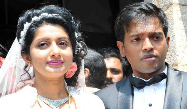 RUMOUR:-Meera-Jasmine-Separates-From-Husband