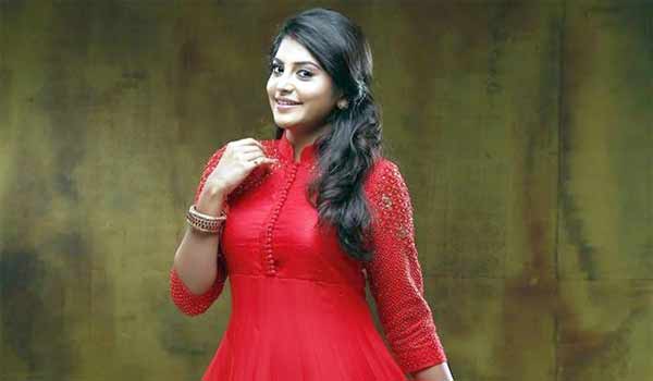 Manjima-mohan-to-pair-with-Vikram