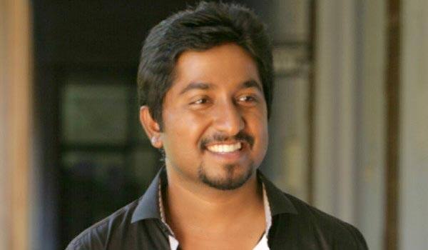 No-need-of-national-anthem-in-Theatres-says-Vineeth-Srinivasan