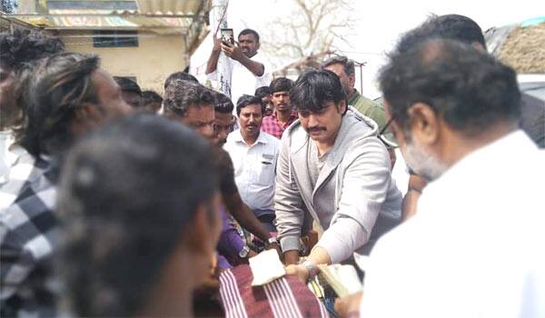 Actor-prashanth-helps-to-Gaja-Disaster-Area