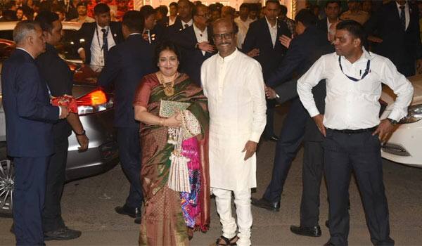 Rajinikanth-attend-at-Ambani-house-wedding-function