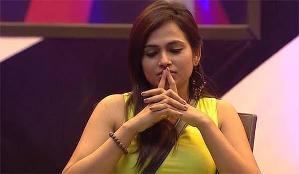 Did-Ramya-quiting-biggboss-with-cash-prize