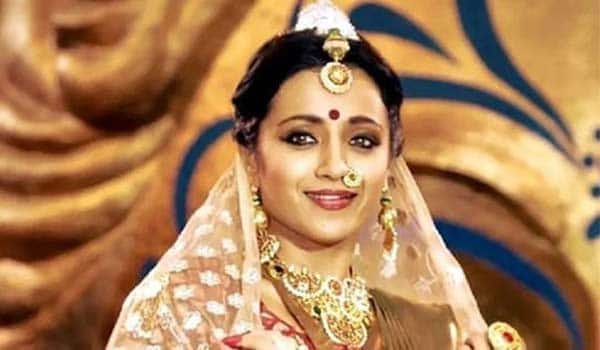 Trisha-joints-in-ponniyin-selvan-shoot