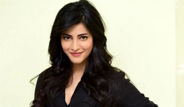 Shrutihaasan-bags-Salaar-movie?