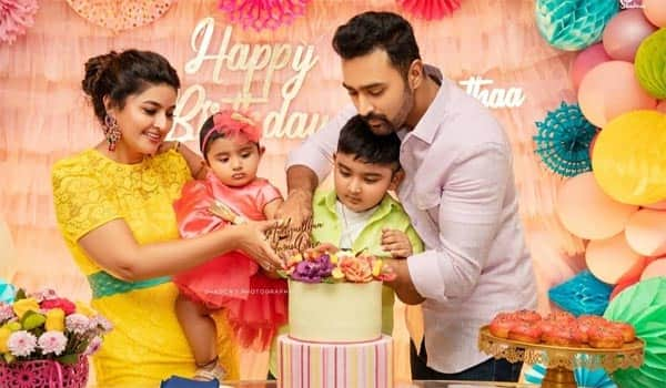 Sneha---Prasanna-celebrated-their-daughters-1st-birthday