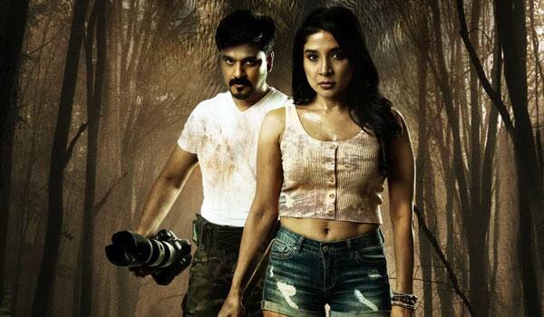 Sakshi-acting-in-Thriller-movie