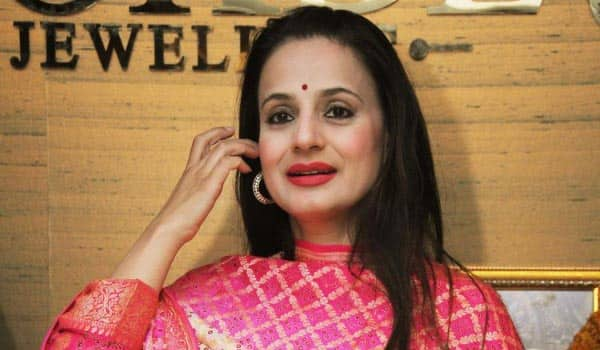 Amisha-patel-in-trouble