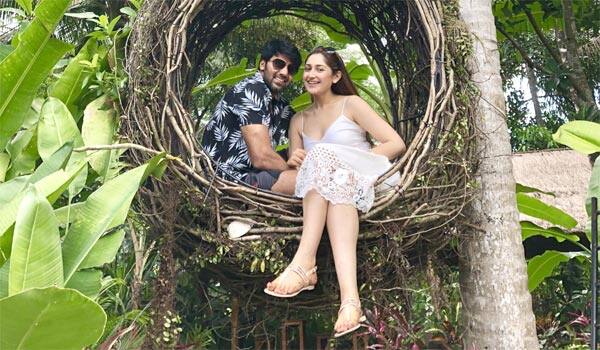 Arya---Sayyeshaa-celebrates-their-wedding-anniversary