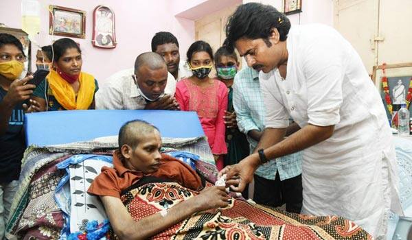 Pawan-kalyan-helps-to-cancer-suffered-fan