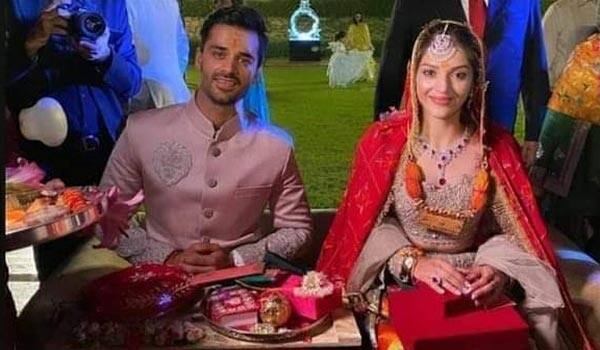 Actress-Mehreen-got-engaged