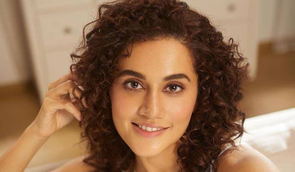 Taapsee-not-likes-to-act-as-glamour