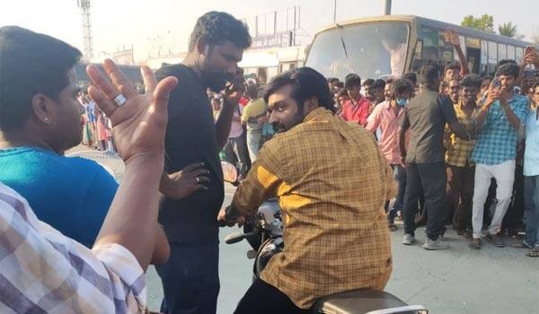 Problem-at-Vijaysethupathi-46-movie-shooting-at-Dindigul