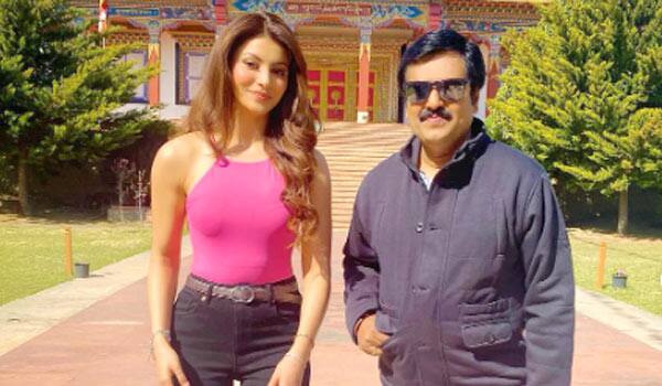 Urvashi-Rautela-shares-her-memories-with-Vivek