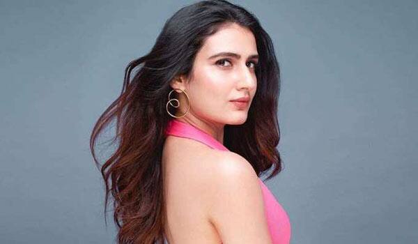 Fatima-Sana-Shaikh-was-attcked