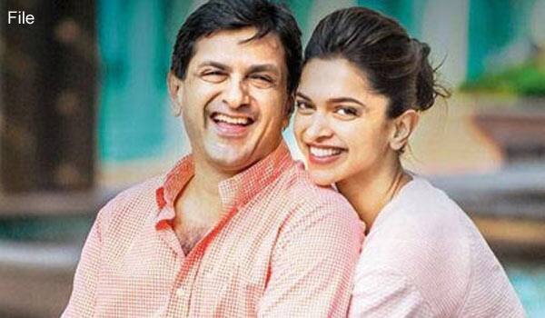 Deepika-Padukone-father-hospitalised-due-to-corona