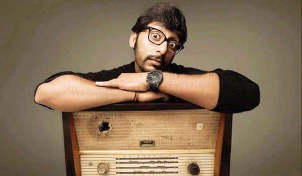 RJ-Balaji-backs-to-RJ