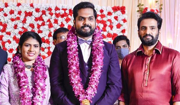 Dikkilona-director-wedding-:-Santhanam-wish