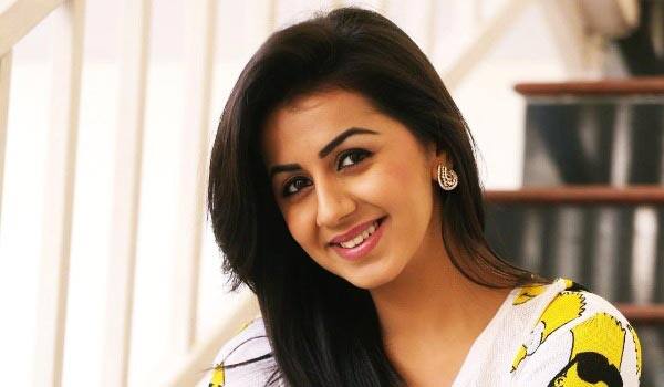 Director-did-not-say-the-truth-to-nikki-galrani