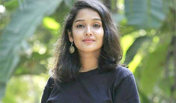 Anikha-surendran-in-TV-Reality-show