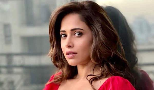 Actress-Nushrat-bharucha-Fainted-at-shooting-spot