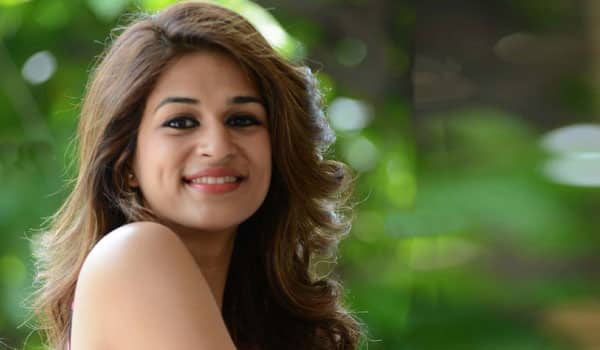 Shraddha-Das-in-tamil-film