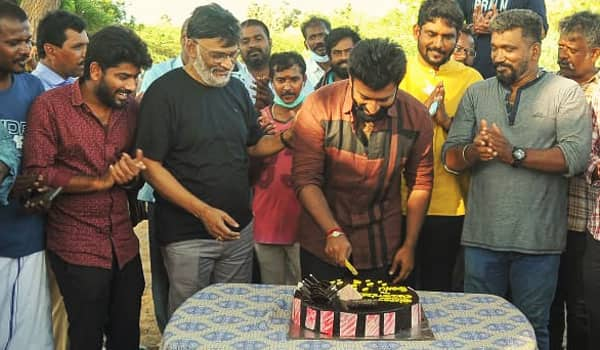 Bhagyaraj-celebrated-his-son-Shanthanu-birthday-at-Ramnad