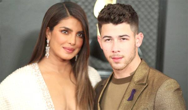 Priyanka-and-nick-jonas-trolled-by-fans