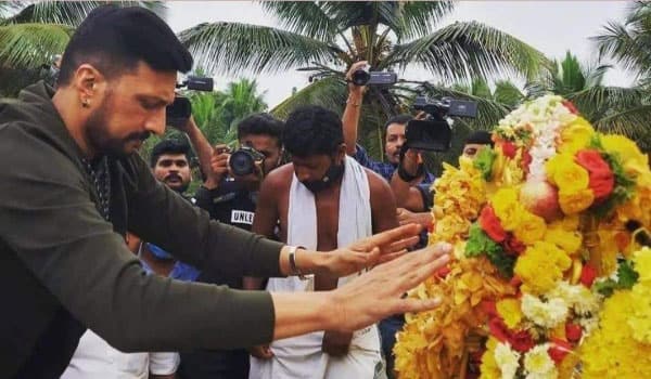 Sudeep-workship-at-chamundeshwari-temple