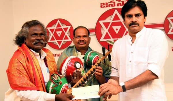 Pawan-kalyan-gifts-to-Folk-singer