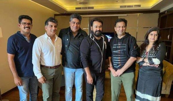 Mohanlal-again-doing-movie-with-Odiyan-director