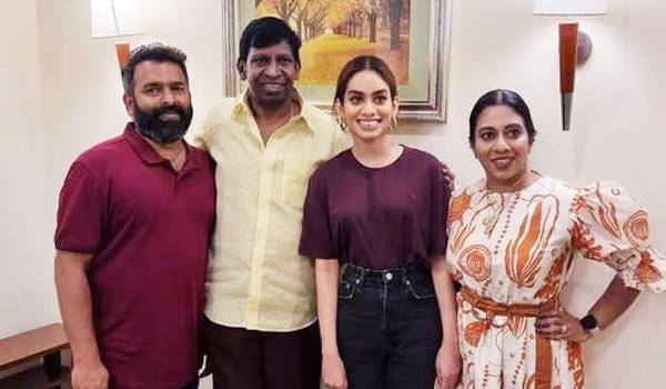 Santhosh-Narayanan-met-vadivelu-with-family