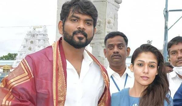 Nayanthara,-Vignesh-Sivan-workship-at-Tirupati-temple