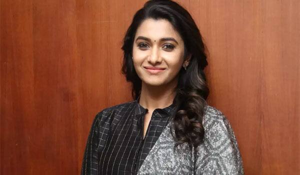 Is-Priya-bhavani-shankar-love-breaks?