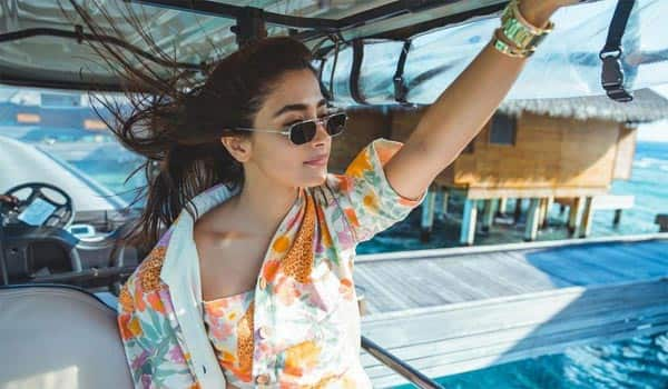 pooja-hegde-in-maldives