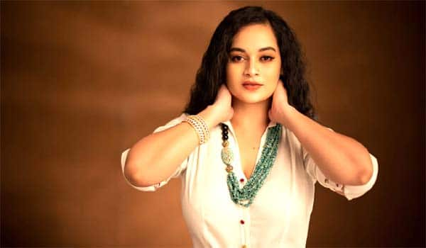 Sujavarunee-backs-to-tamil-film