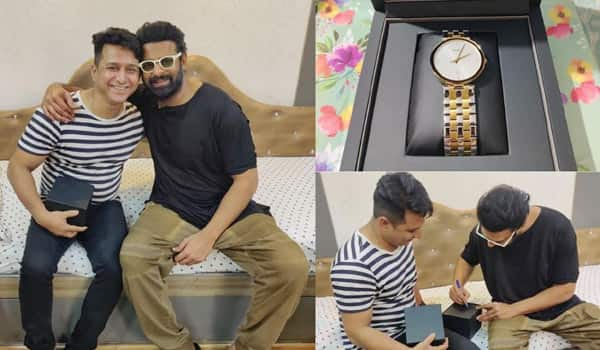 Prabhas-gift-Rado-watches-to-Aadipurush-team