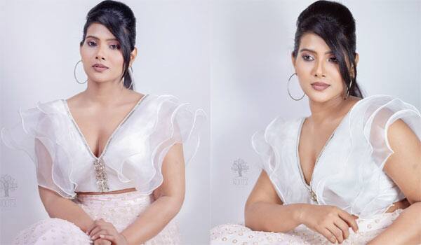 Dhivya-Duraisamy-latest-photoshoot