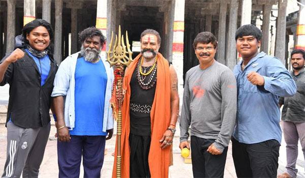 Stunt-Siva-about-Balakrishna