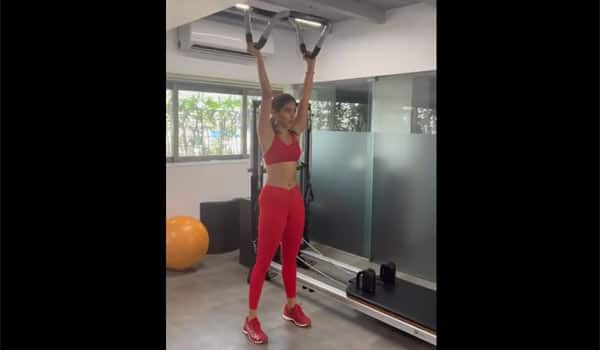 Pooja-hegde-posts-work-out