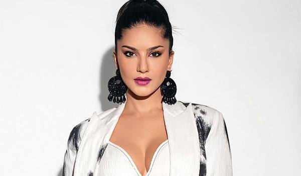 Sunny-leone-reached-50-million-followers